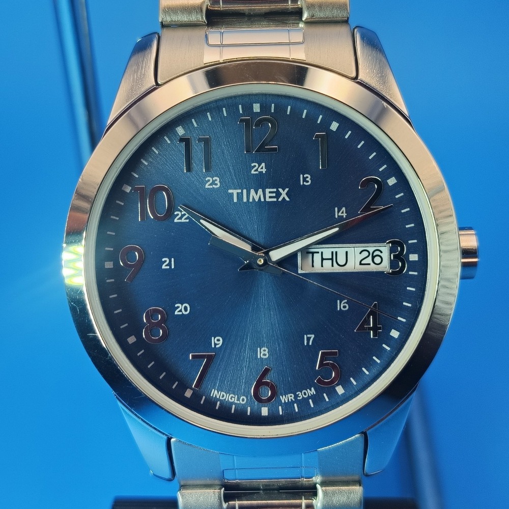 Vintage 2014 Timex Day-Date Blue Sunburst Dial 36mm Mens Quartz‎ Watch Restored